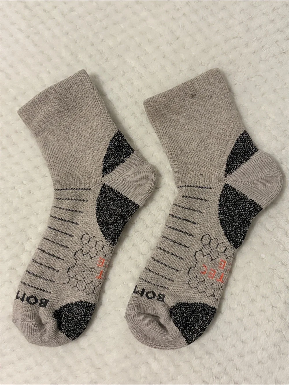NWOT Bombas Hiking Quarter Socks, 1 Pair Light Gray - Medium